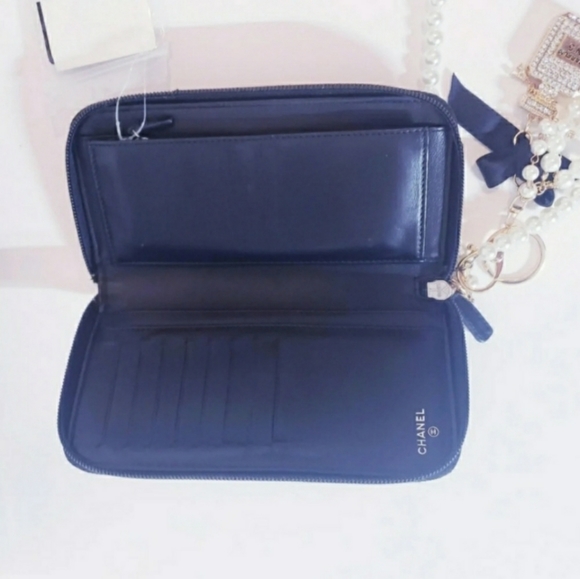 Chanel Camellia Palette Limited Edition Black Long Patent Floral Wallet - Picture 8 of 15